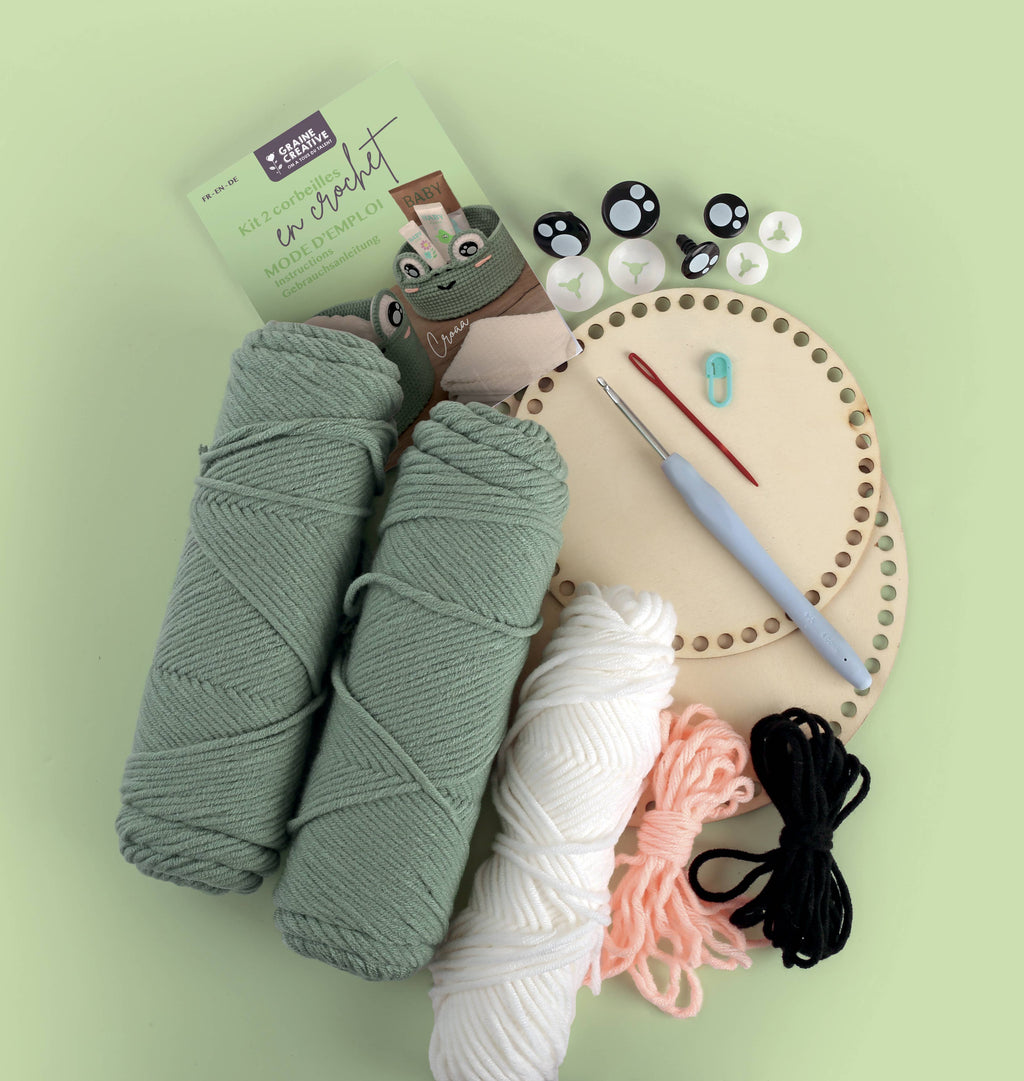 Kit de crochet con diseño de rana y fondo de madera