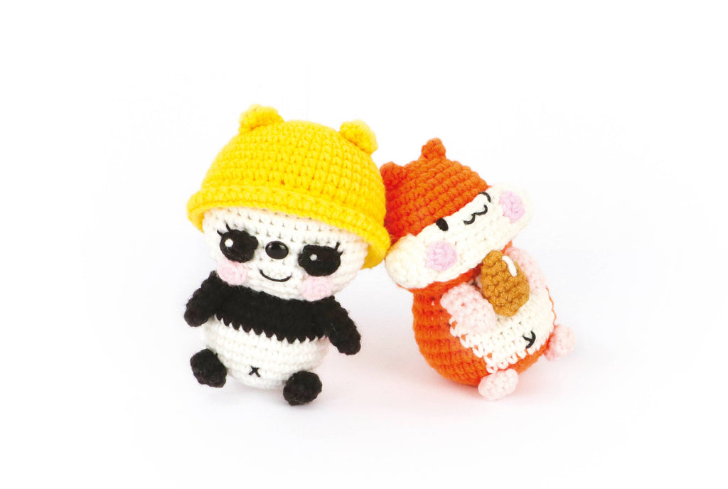 Kit minigurumi panda para tejer a crochet